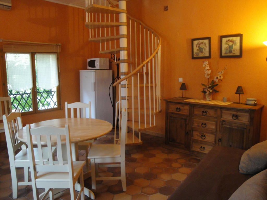 Villa Bastide de la Treille Montaren-et-Saint-Médiers Habitación foto