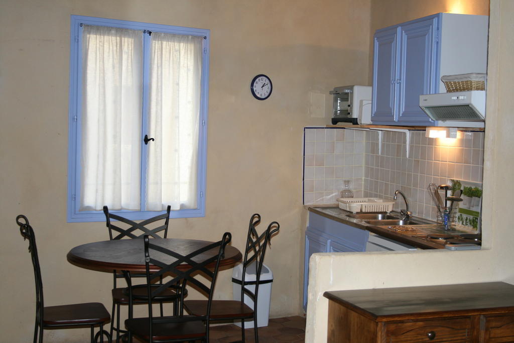 Villa Bastide de la Treille Montaren-et-Saint-Médiers Habitación foto