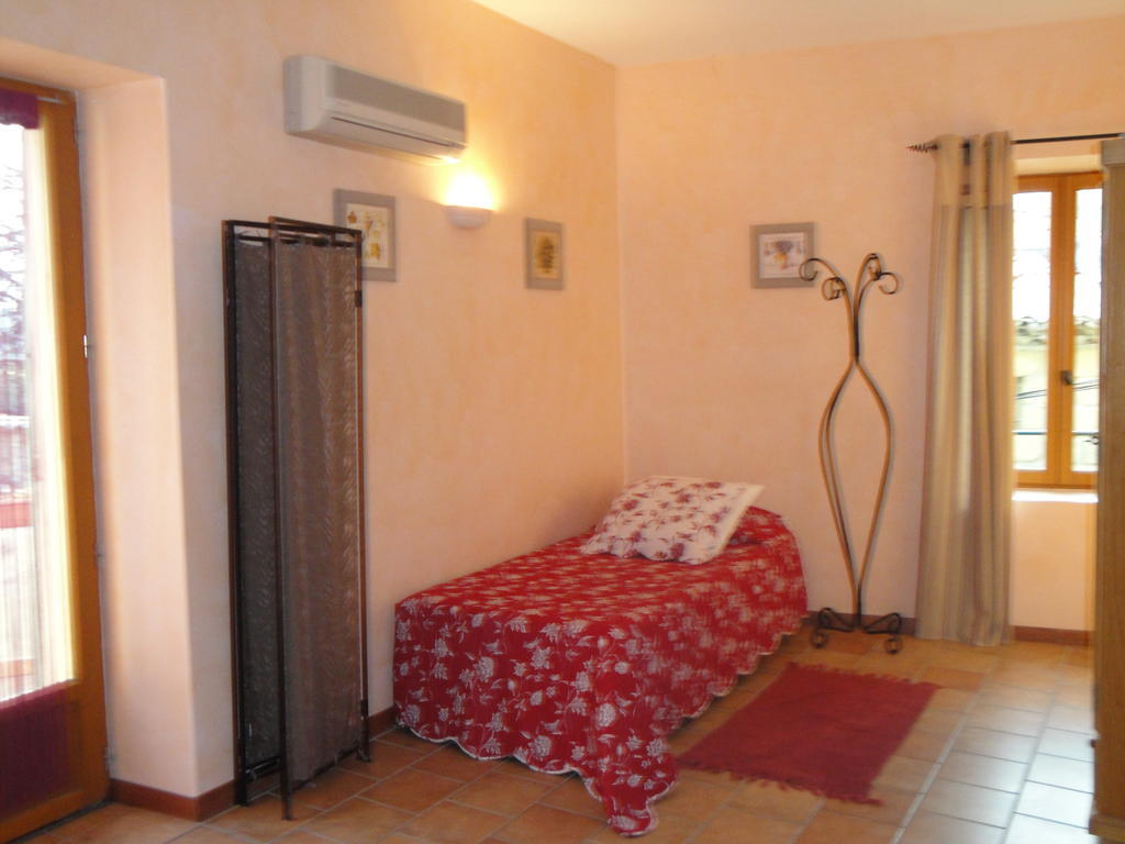 Villa Bastide de la Treille Montaren-et-Saint-Médiers Habitación foto